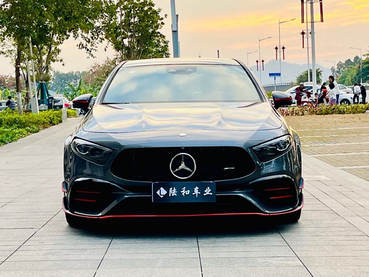 奔馳 奔馳A級(jí)AMG  2024款 AMG A 45 S 4MATIC+燃擎當(dāng)?shù)捞貏e版圖片