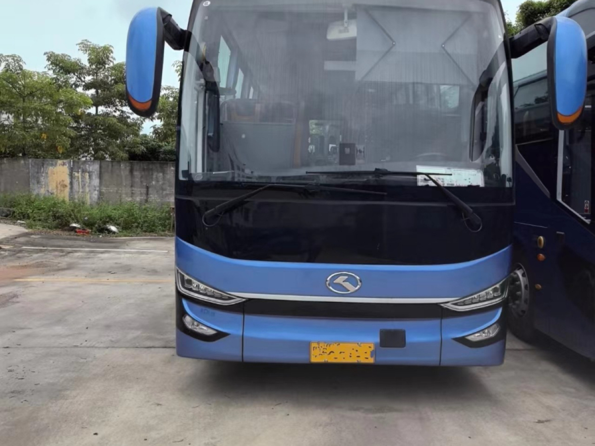 多臺粵牌國六48座金龍6112準(zhǔn)新旅游車圖片