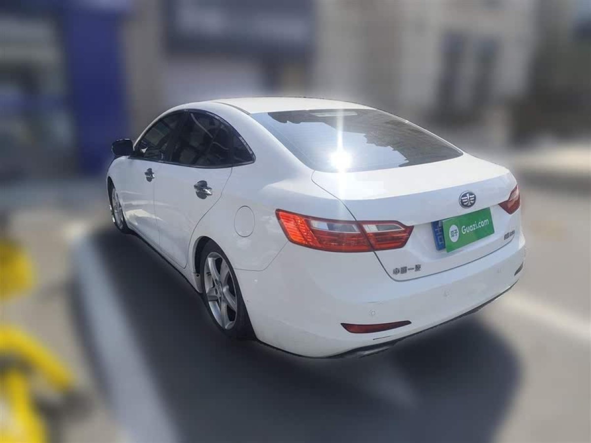 奔騰 B70  2014款 2.0L 手動(dòng)豪華型圖片
