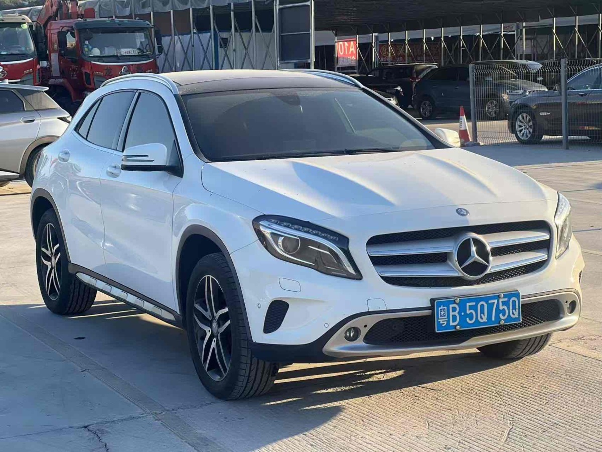 奔馳 奔馳GLA  2015款 GLA 220 4MATIC 時(shí)尚型圖片