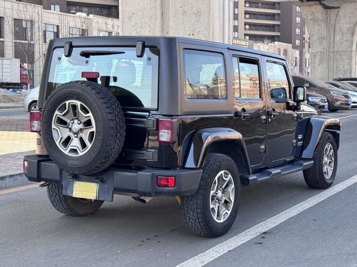 Jeep 牧馬人  2014款 3.6L 龍騰典藏版圖片