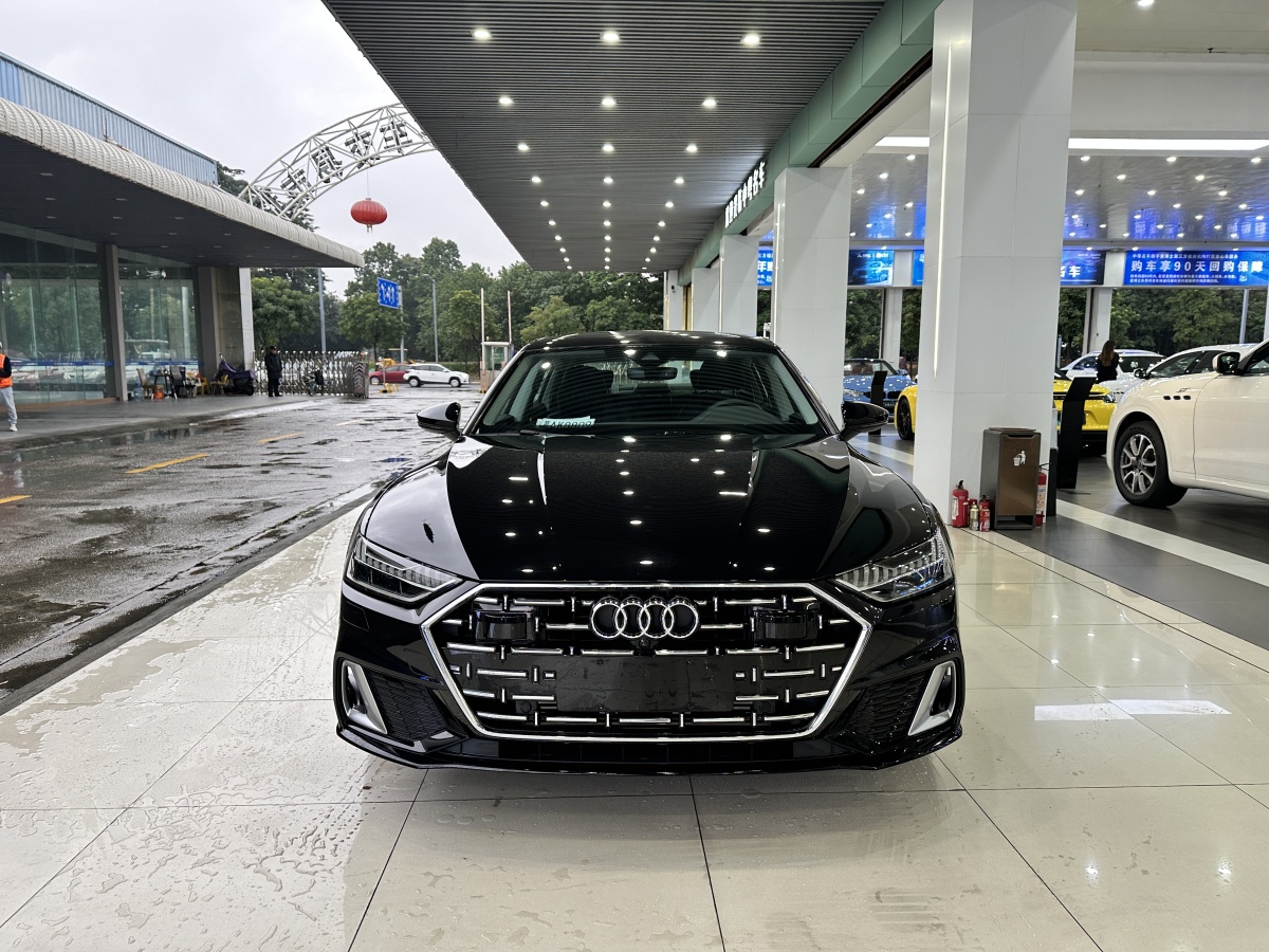 奧迪 奧迪A7L  2024款 45TFSI S-line 筑夢(mèng)型 流晶套裝圖片