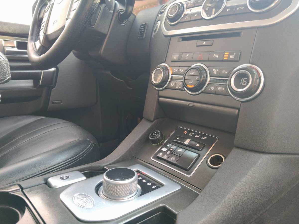 2016年12月路虎 發(fā)現(xiàn)  2015款 3.0 V6 SC SE