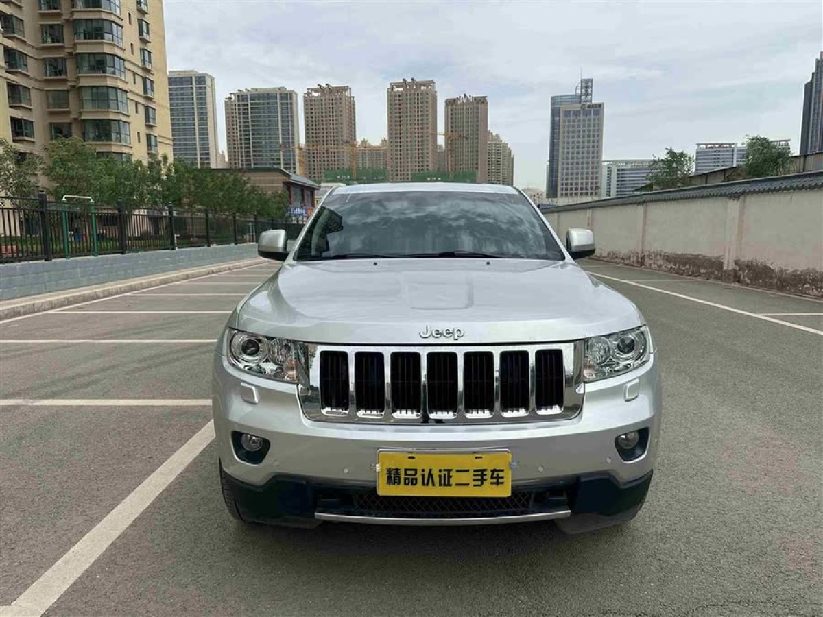 Jeep 大切諾基  2011款 改款 3.6L 豪華導(dǎo)航版圖片