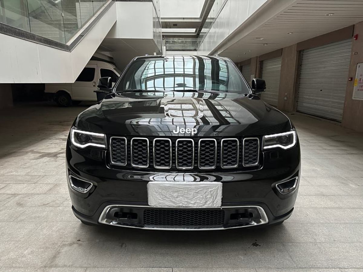 2021年4月Jeep 大切諾基  2020款 3.0L 精英導(dǎo)航版