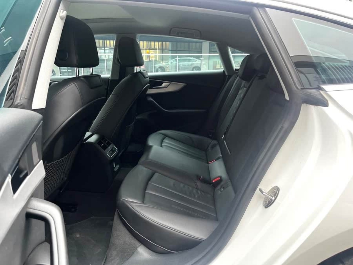 奧迪 奧迪A5  2019款 Sportback 40 TFSI 時(shí)尚型圖片