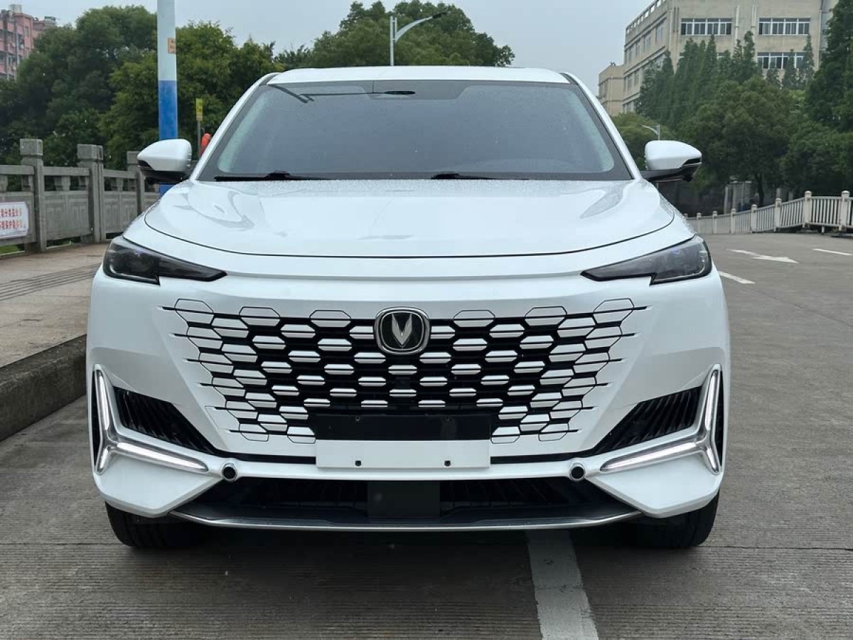 長(zhǎng)安 長(zhǎng)安UNI-K  2021款 2.0T 尊貴型圖片