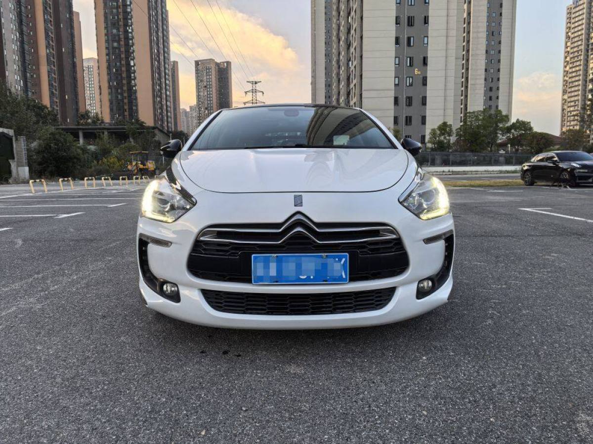 2015年2月DS DS 5  2015款 1.8T 豪華版THP200