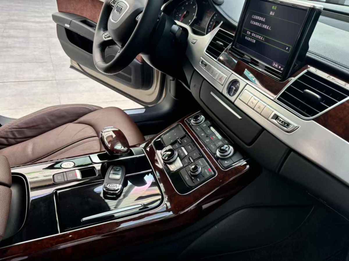 奧迪 奧迪A8  2011款 A8L W12 6.3 FSI quattro圖片