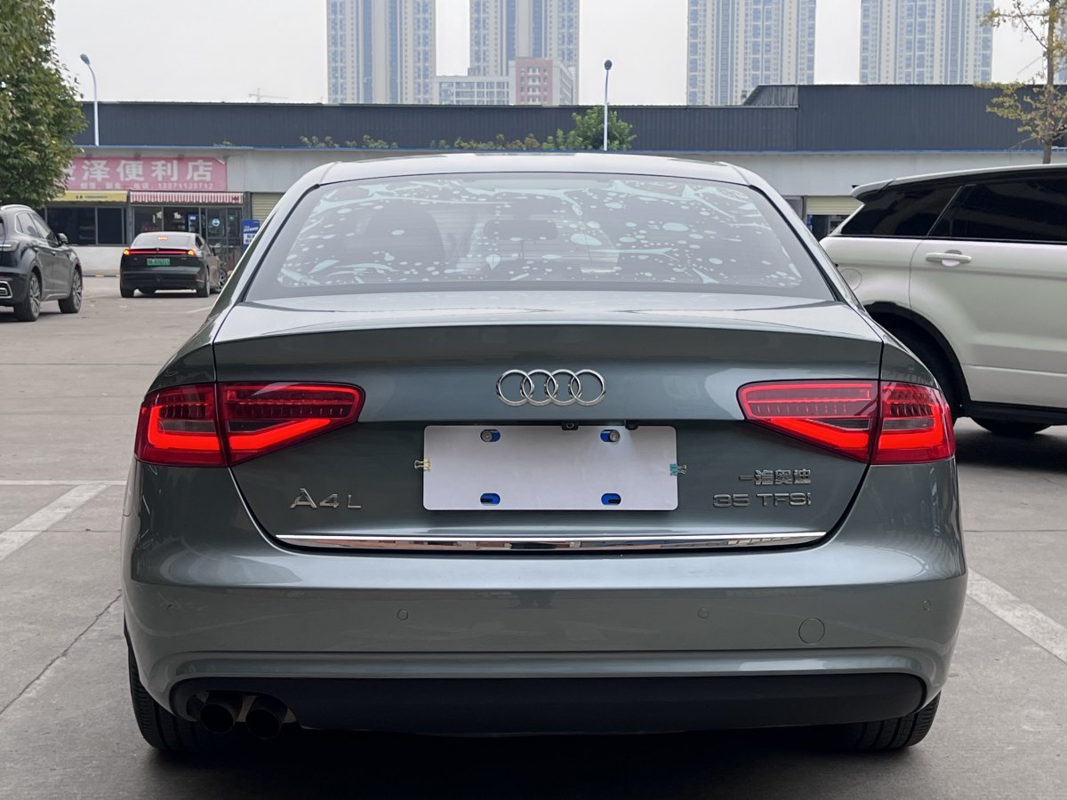 2012年12月奧迪 奧迪A4L  2013款 35 TFSI 自動(dòng)標(biāo)準(zhǔn)型