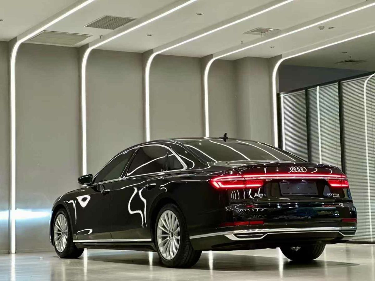 奧迪 奧迪A8  2022款 A8L 55 TFSI quattro 豪華型典藏版圖片