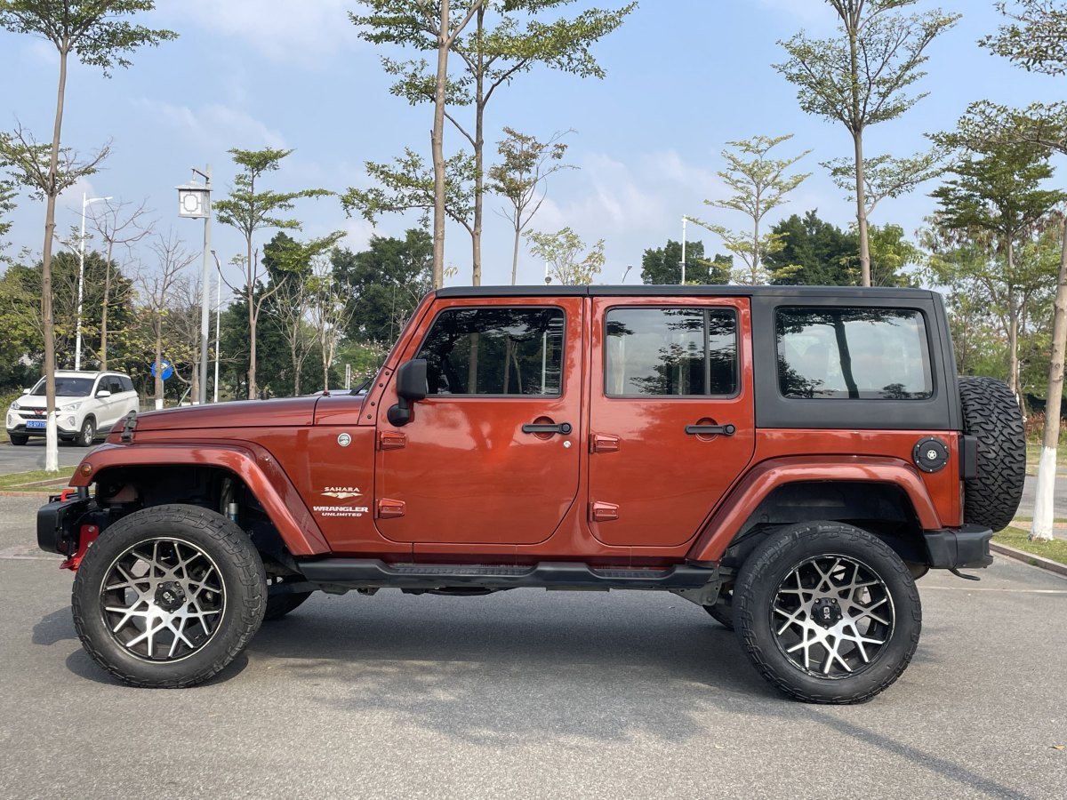 Jeep 牧馬人  2014款 3.0L Sahara 四門版圖片