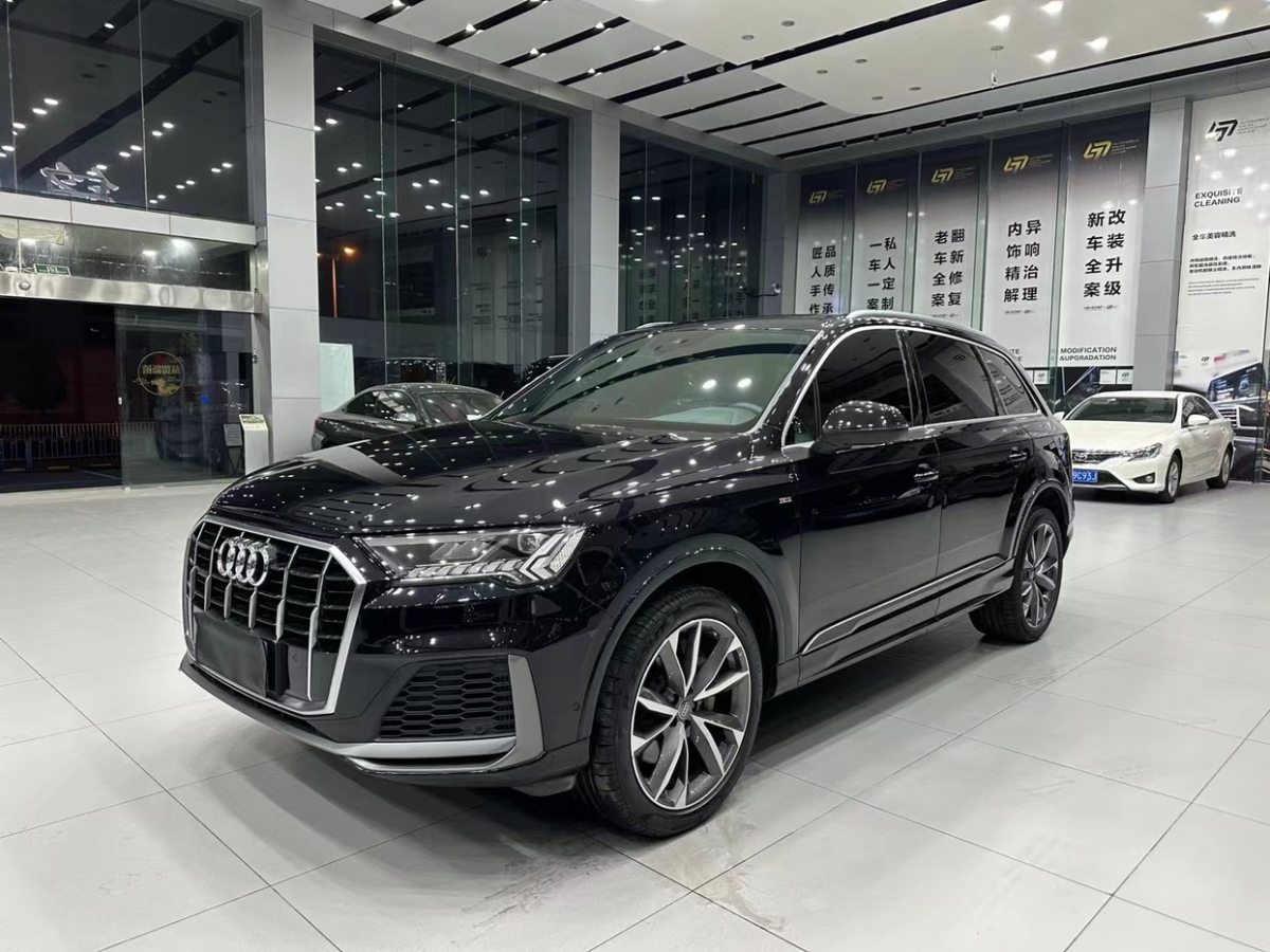 奧迪 奧迪Q7  2020款 55 TFSI quattro 黑武士專享版圖片