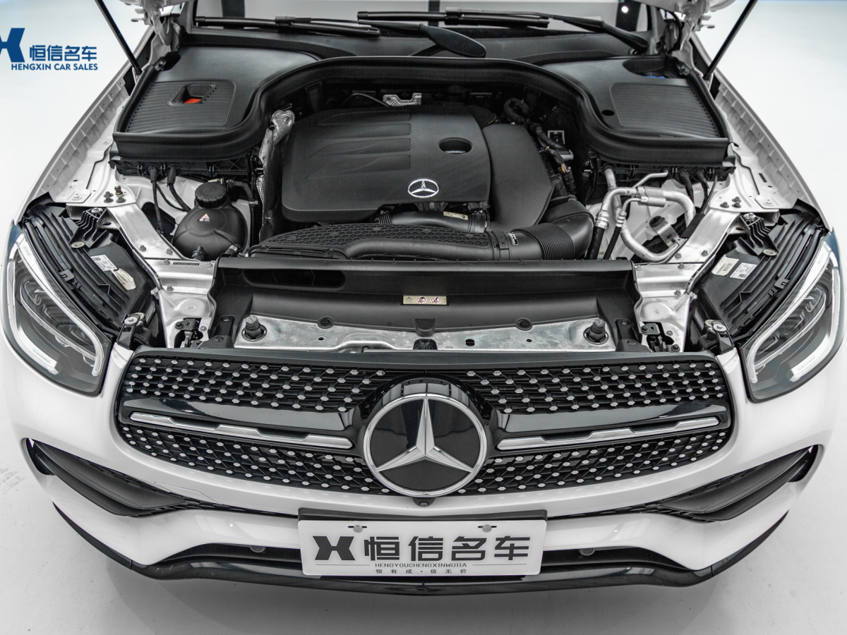 2020年11月奔馳 奔馳GLC  2023款 GLC 300 4MATIC 轎跑SUV