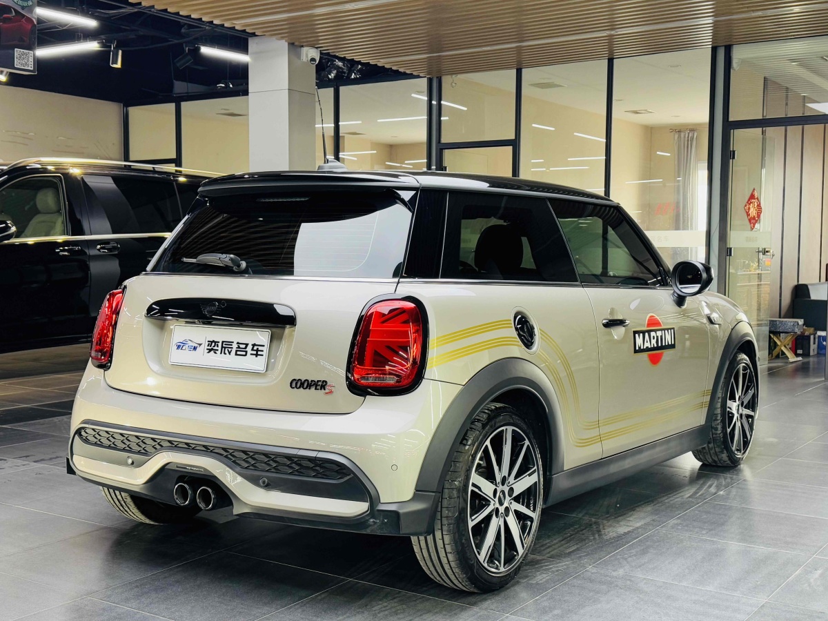 MINI MINI  2022款 改款 2.0T COOPER S 經(jīng)典派圖片