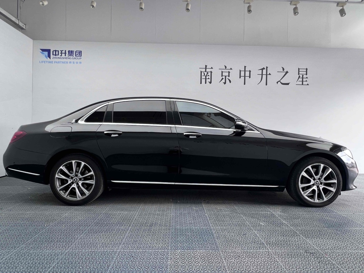 奔馳 奔馳E級(jí)  2017款 E 300 L 豪華型圖片