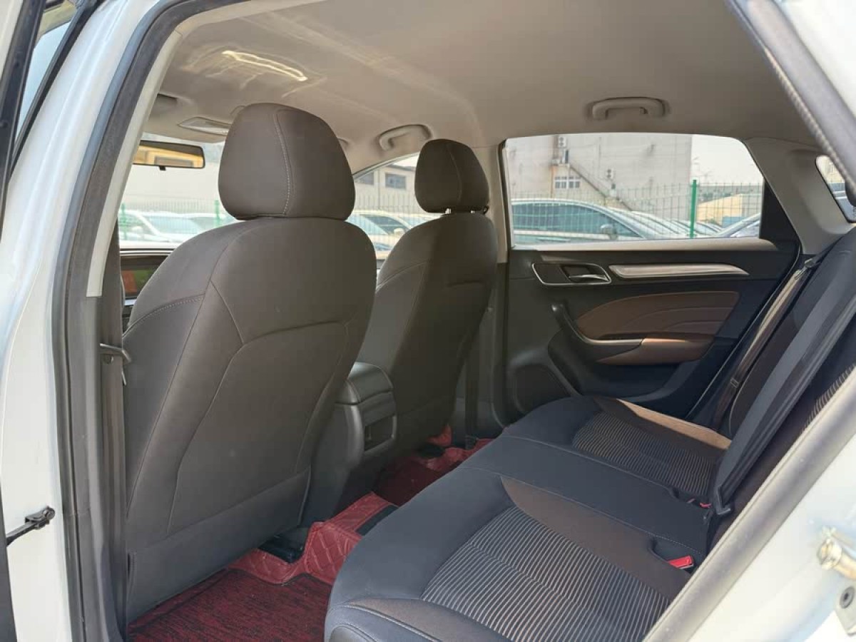 榮威 i6  2020款 PLUS 1.6L CVT 4G互聯(lián)榮耀豪華版圖片