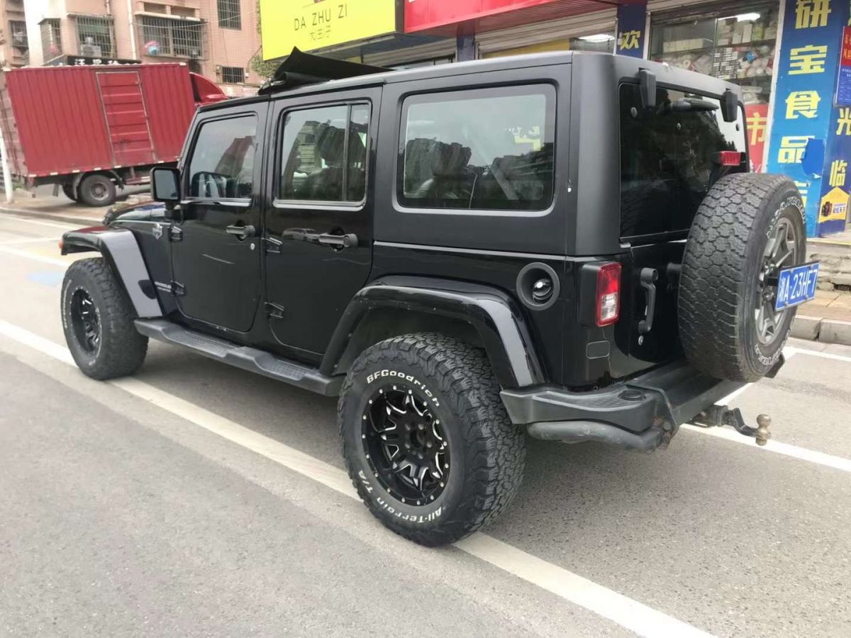 jeep 牧馬人 圖片