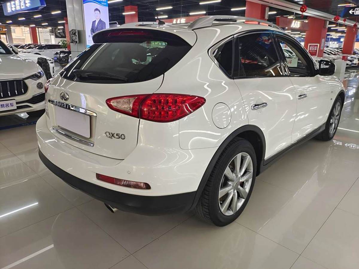 2014年7月英菲尼迪 QX50  2013款 2.5L 兩驅(qū)尊雅版