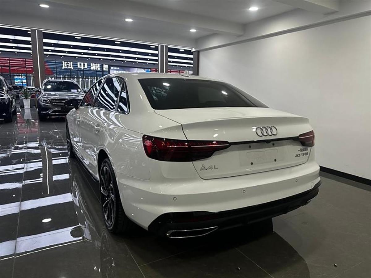 奧迪 奧迪A4L  2023款 40 TFSI 豪華動感型圖片