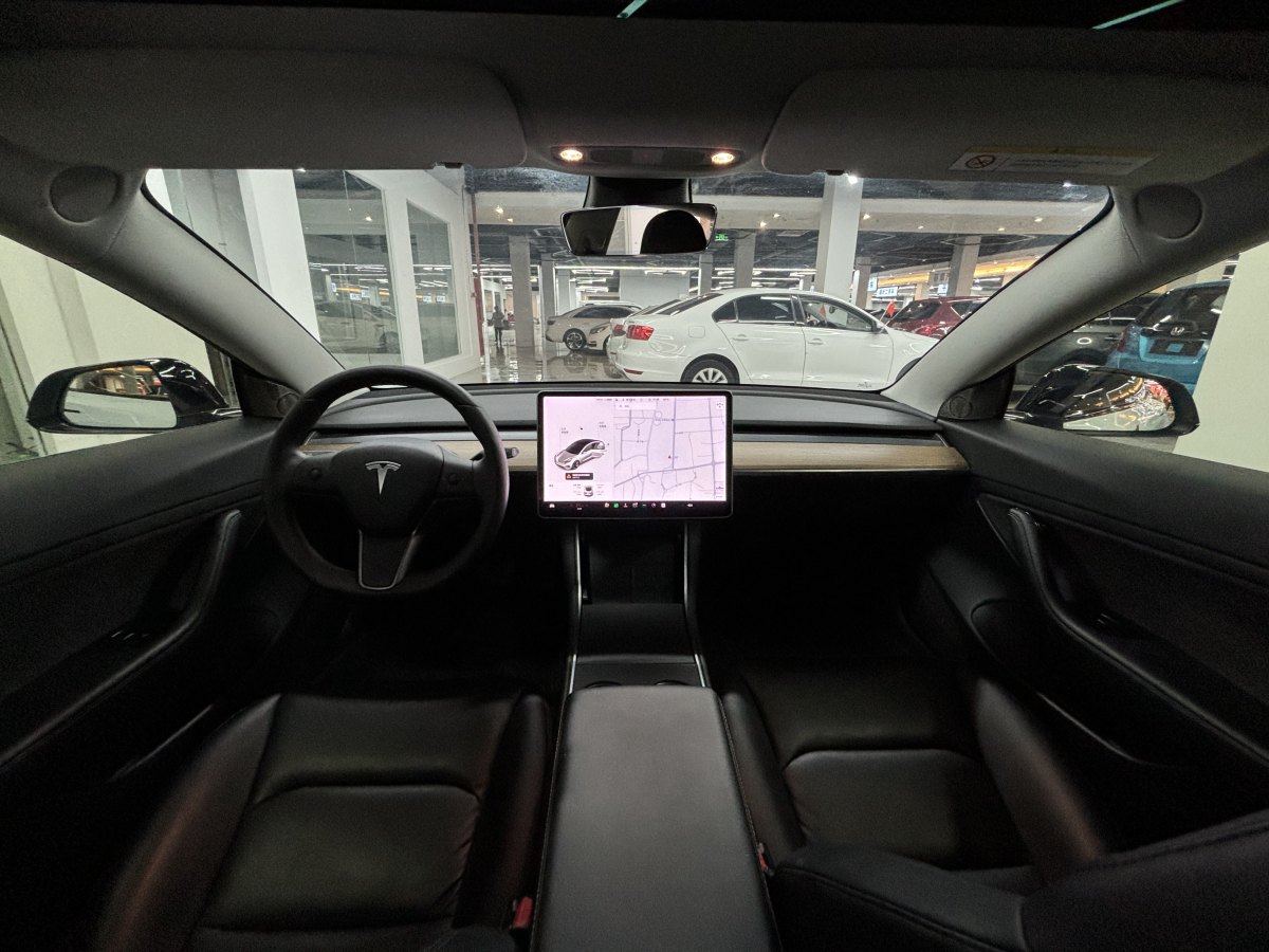 特斯拉 Model 3  2019款 標(biāo)準(zhǔn)續(xù)航后驅(qū)升級版圖片