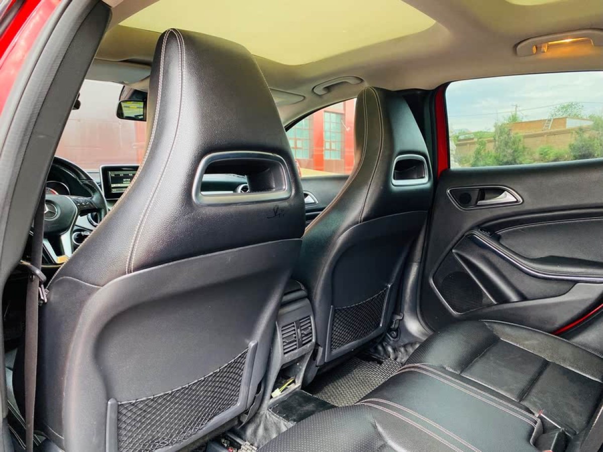 奔馳 奔馳GLA  2015款 GLA 220 4MATIC 時尚型圖片