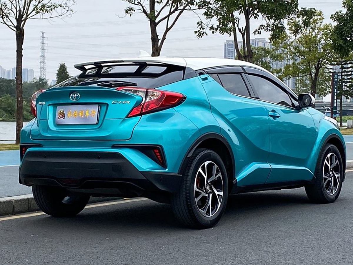 豐田 C-HR  2018款 2.0L 領(lǐng)先版 國(guó)V圖片