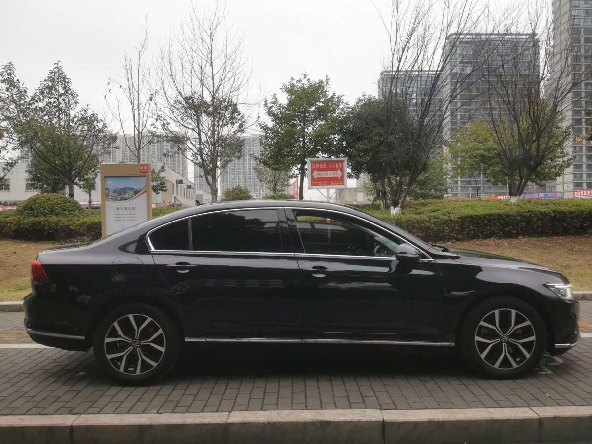 大眾 邁騰  2020款 330TSI DSG 領(lǐng)先型圖片