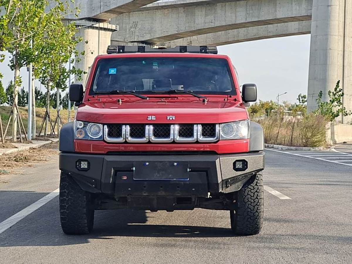 2018年4月北京 BJ40  2017款 40L 2.3T 自動四驅(qū)環(huán)塔冠軍版