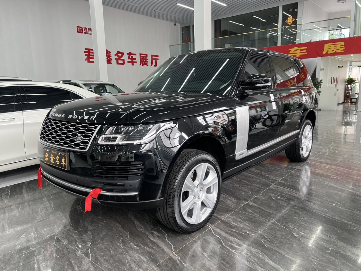 路虎 攬勝  2020款 3.0 L6 傳世加長(zhǎng)版圖片