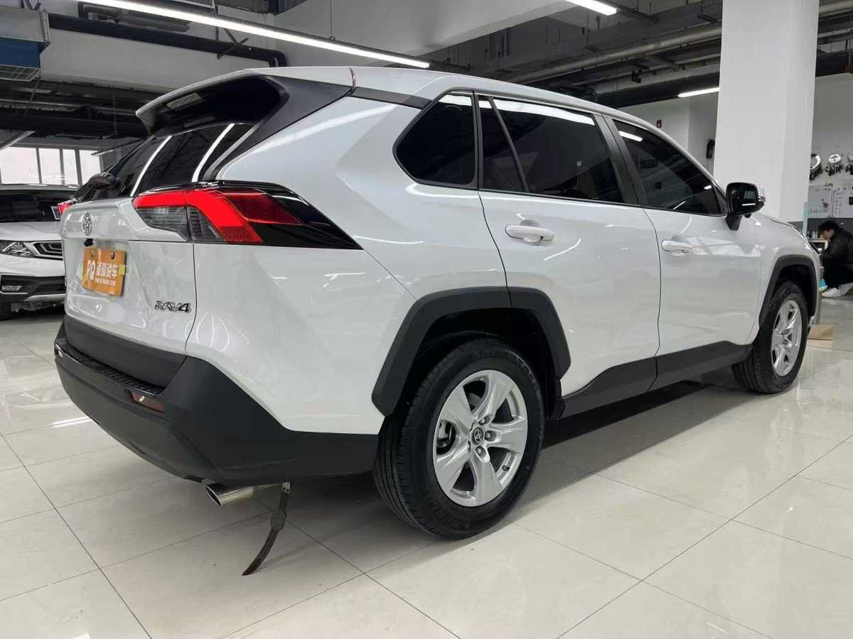 豐田 RAV4  2018款 榮放 2.0L CVT兩驅(qū)都市版圖片