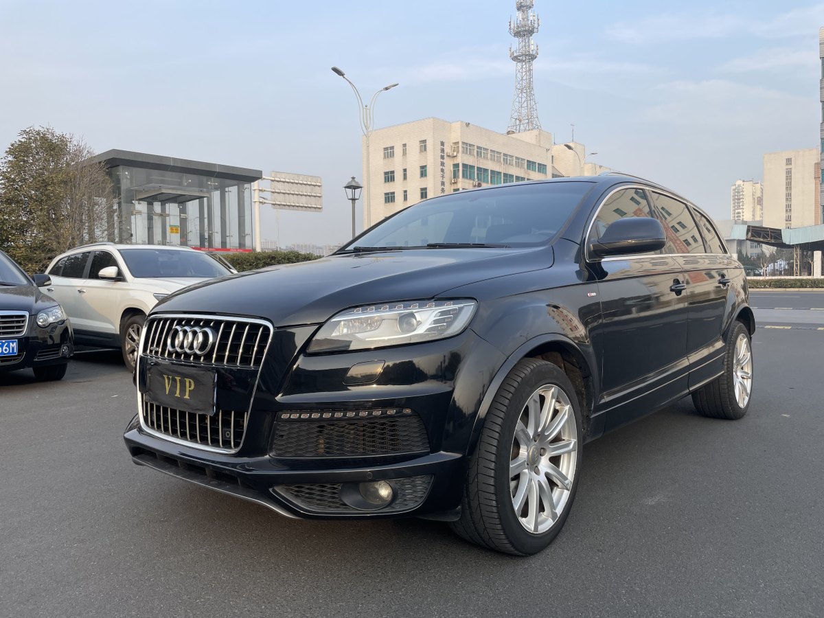 奧迪 奧迪Q7  2014款 35 TFSI 運(yùn)動(dòng)型圖片