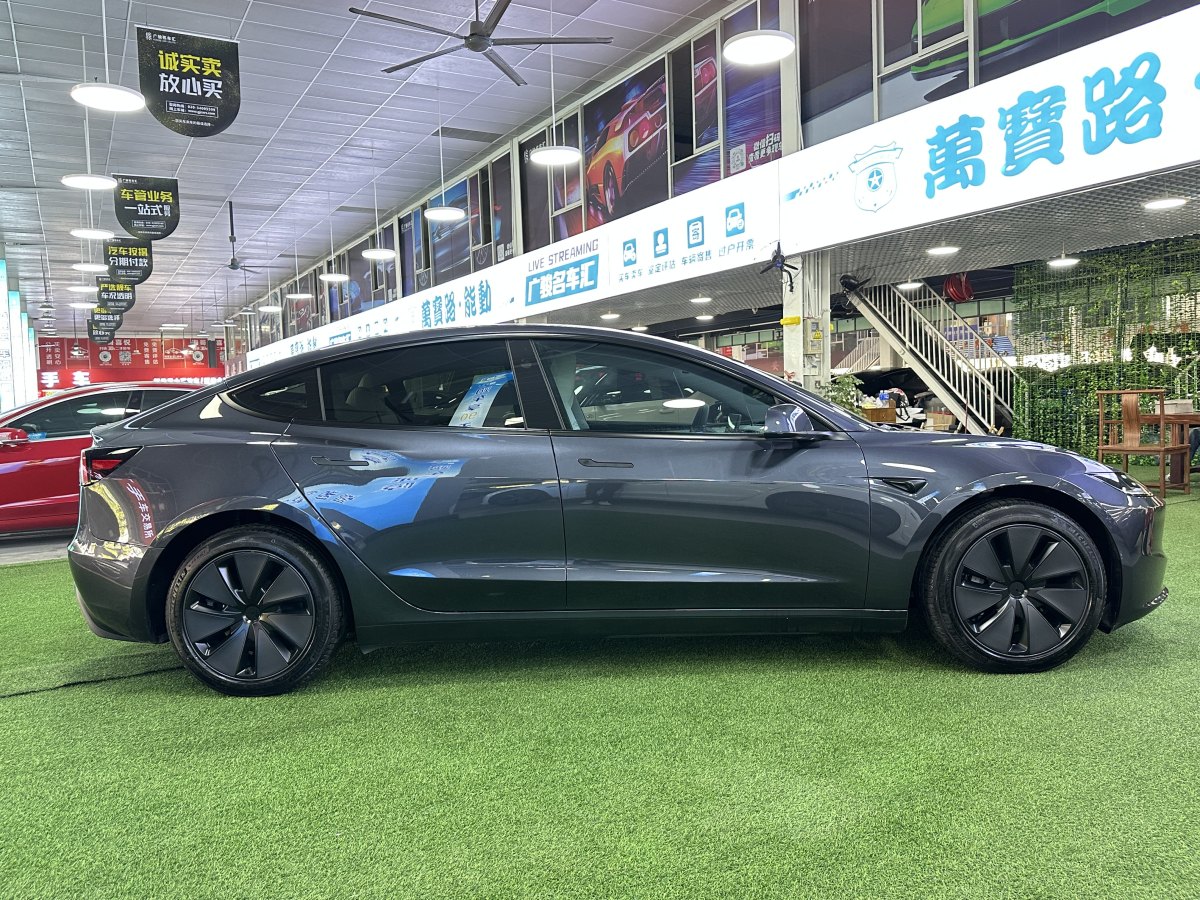 特斯拉 Model 3  2023款 煥新版 后輪驅(qū)動圖片