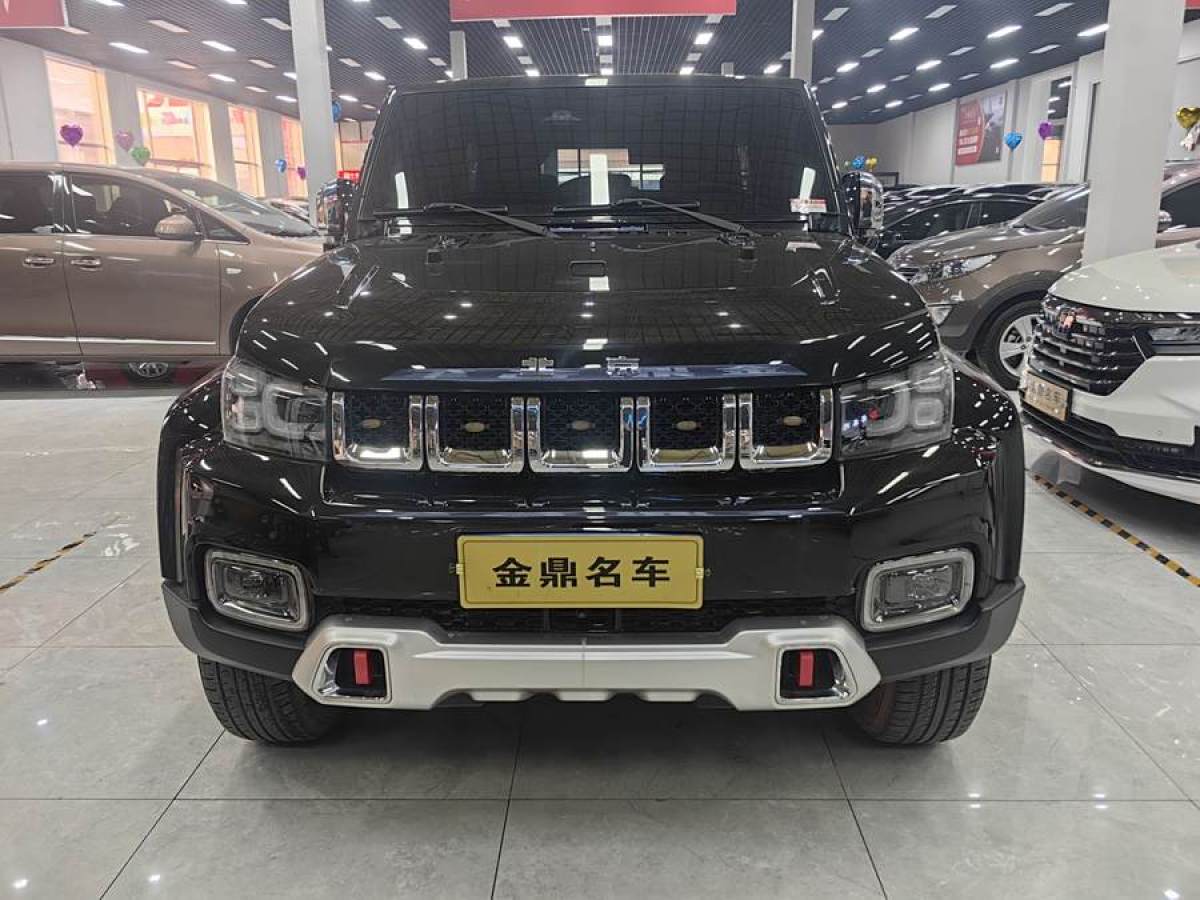 北京 BJ40  2020款 2.0T 自動(dòng)四驅(qū)城市獵人版至尊型圖片