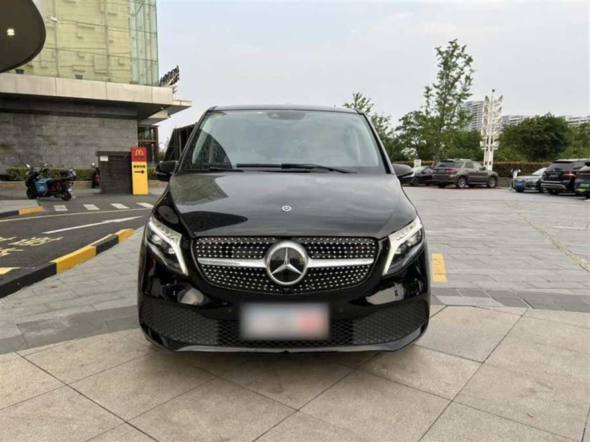 奔馳 V級(jí)  2020款 V 260 領(lǐng)航版圖片