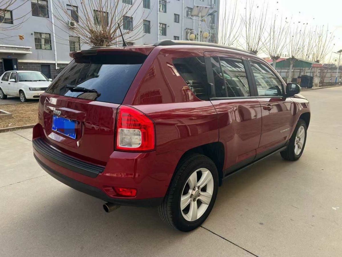 Jeep 指南者  2012款 2.0L 兩驅(qū)豪華版圖片