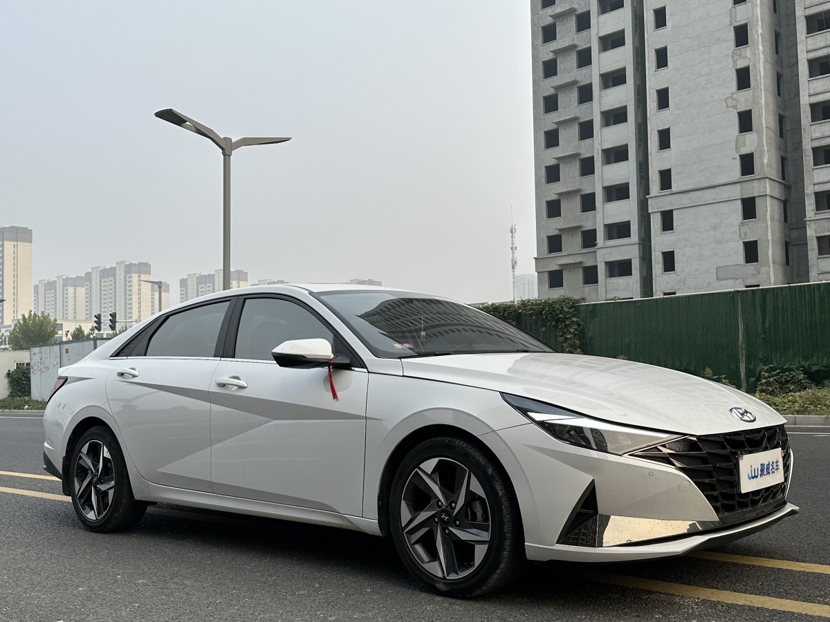 現(xiàn)代 伊蘭特  2021款 1.5L LUX尊貴版圖片