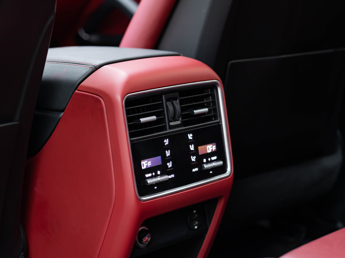 保時(shí)捷 Cayenne  2022款 Cayenne 3.0T 鉑金版圖片