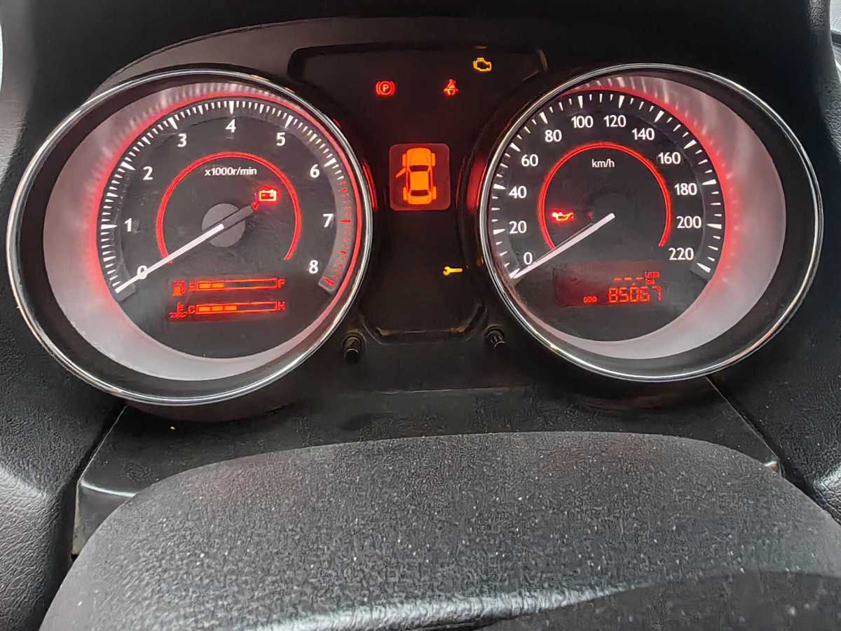 奔騰 B50  2013款 1.6L 手動(dòng)舒適型圖片