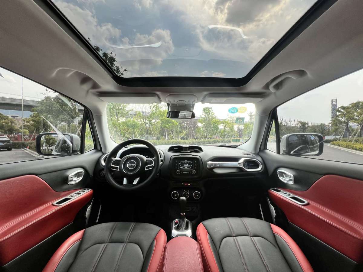 Jeep 自由侠  2018款 互联大屏版 180T 自动劲能版图片