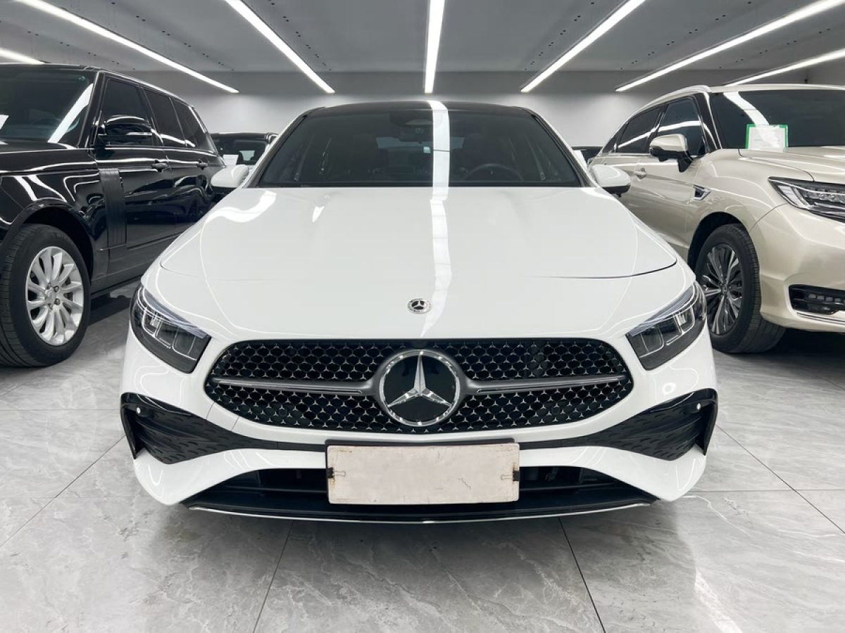 奔馳 奔馳A級(jí)  2023款 A 200 L 動(dòng)感型圖片