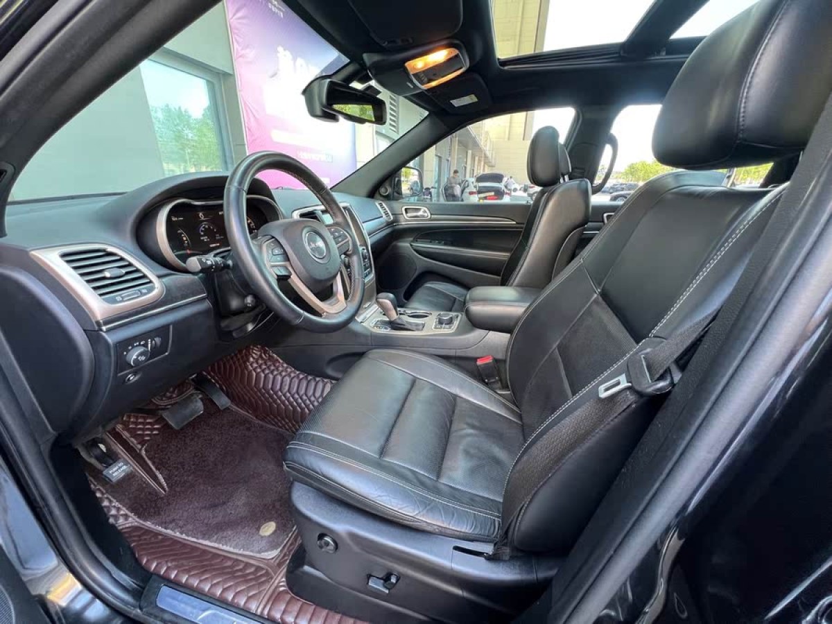 Jeep 大切諾基  2016款 3.0L 精英導航版圖片