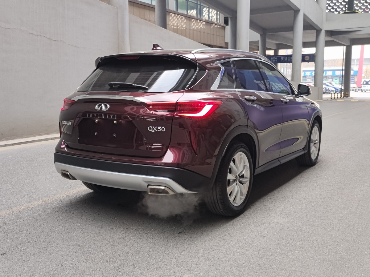 英菲尼迪 QX50  2018款 QX50 2.0T CVT兩驅(qū)時(shí)尚版圖片