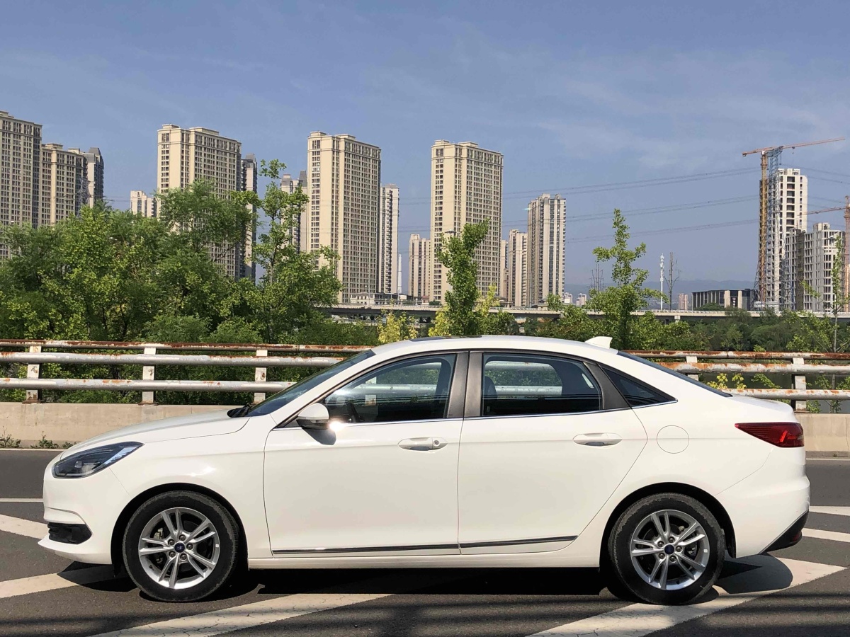 2019年10月福特 福睿斯  2019款  改款 1.5L 自動(dòng)悅享型 國(guó)VI