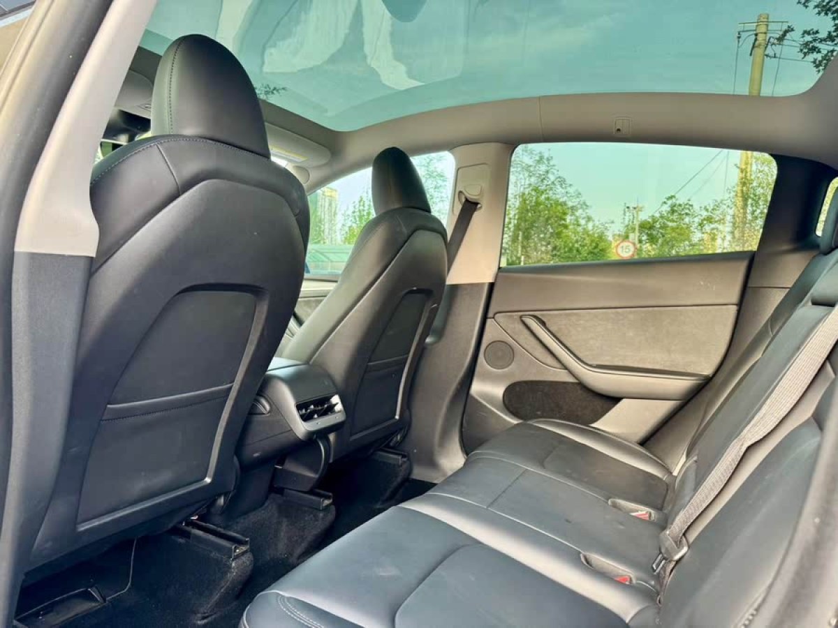 特斯拉 Model Y  2024款 后輪驅(qū)動(dòng)版圖片