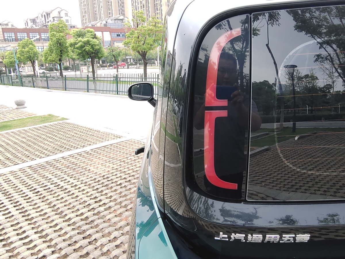 寶駿 寶駿KiWi EV  2021款 藝術(shù)家 三元鋰圖片