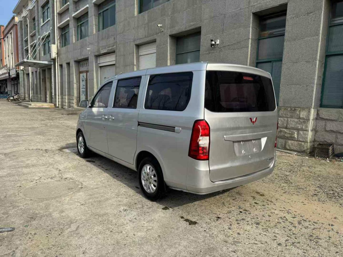 奔馳 奔馳A級(jí)  2019款  A 220 L 4MATIC 運(yùn)動(dòng)轎車圖片