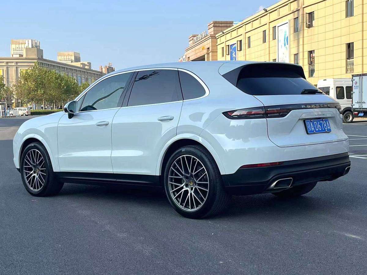 保時(shí)捷 Cayenne  2022款 Cayenne 3.0T 鉑金版圖片