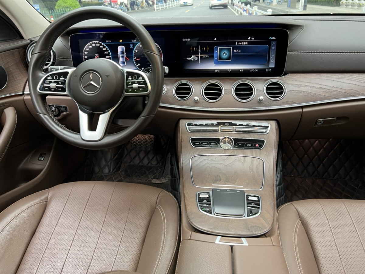 奔馳 奔馳E級  2020款 E 300 L 時(shí)尚型圖片