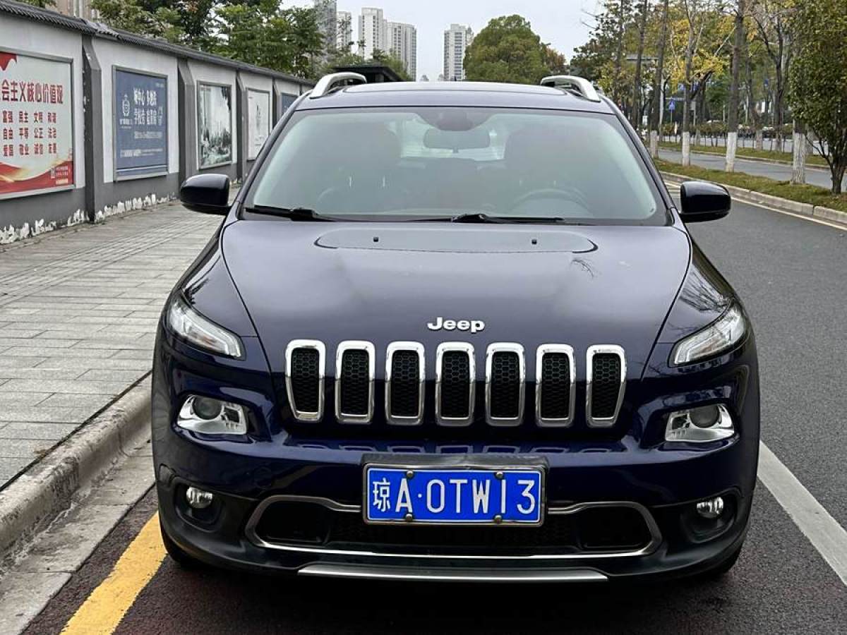 2018年8月Jeep 自由光  2017款 2.0L 優(yōu)越版